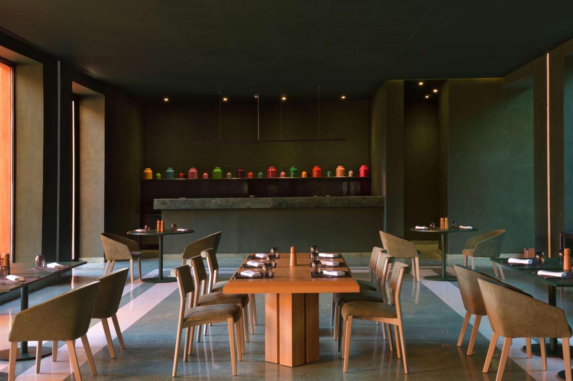 Doubletree By Hilton Ben Guerir Hotel & Residences Benguerir Exterior photo